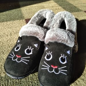 Kitty slippers size 8